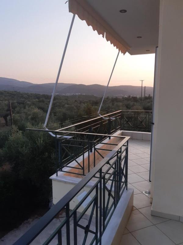 Appartamento 3 Asteria Kómboi Esterno foto