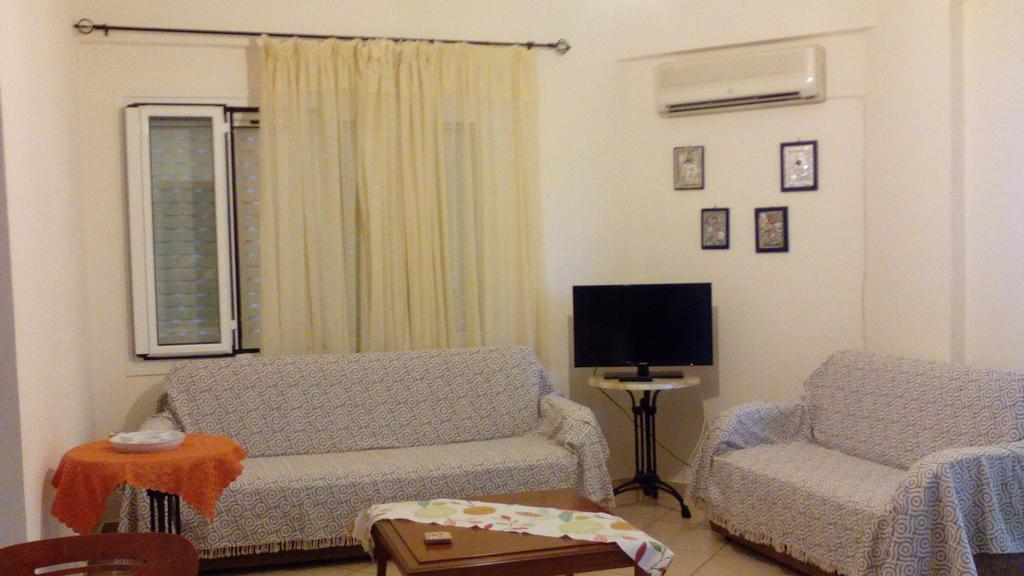 Appartamento 3 Asteria Kómboi Esterno foto